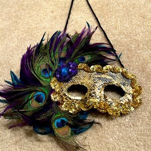 Masquerade Mask Gold sequins & peacock feathers. Good condition & very beautiful